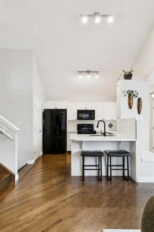 108 Elgin Manor SE