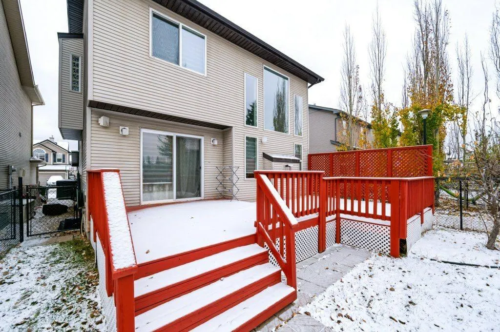 71 Cougarstone Court SW