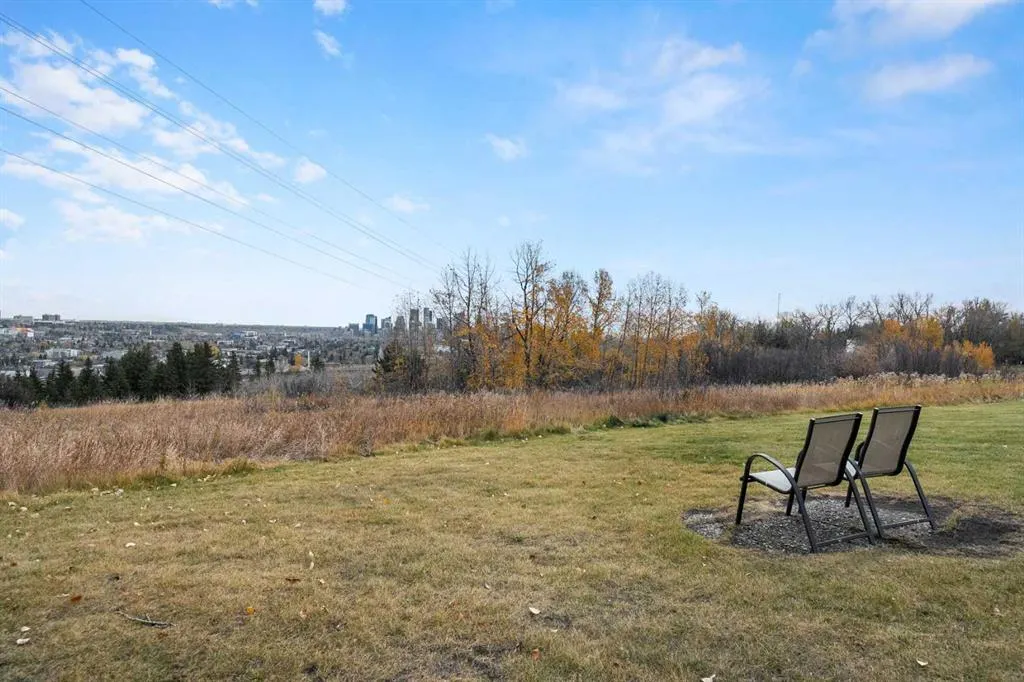 504 Cedar Crescent SW #101