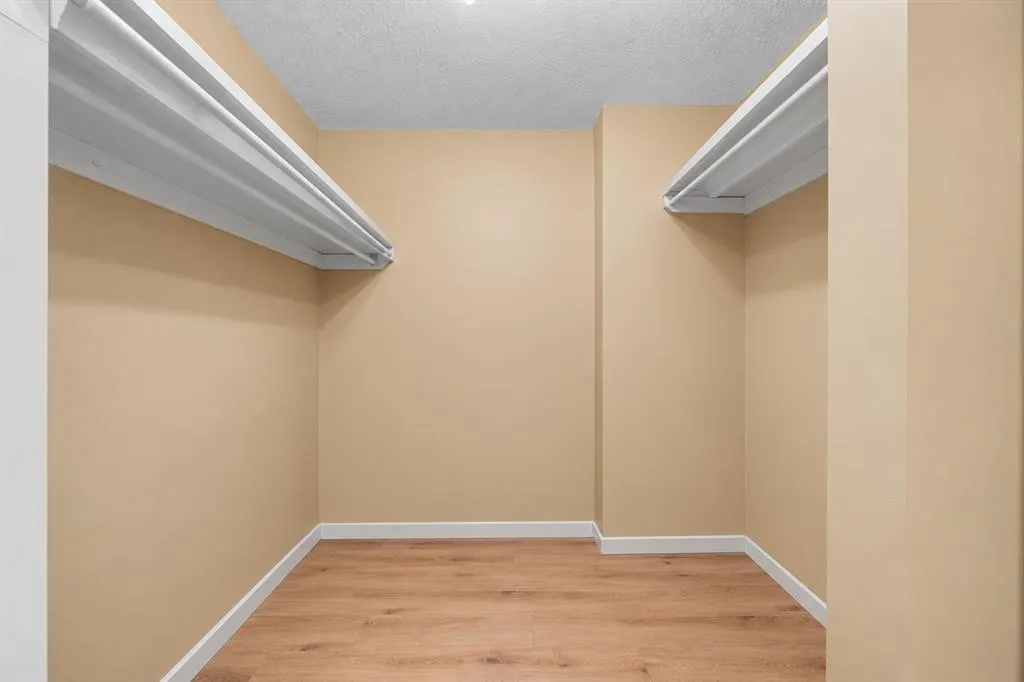 504 Cedar Crescent SW #101