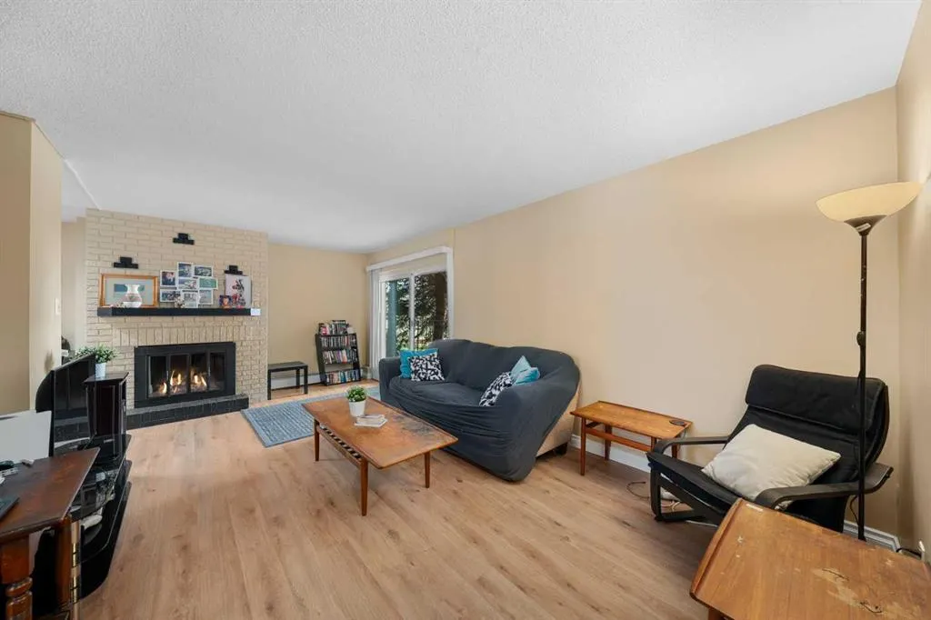 504 Cedar Crescent SW #101