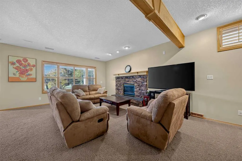 248 Douglas Woods Hill SE