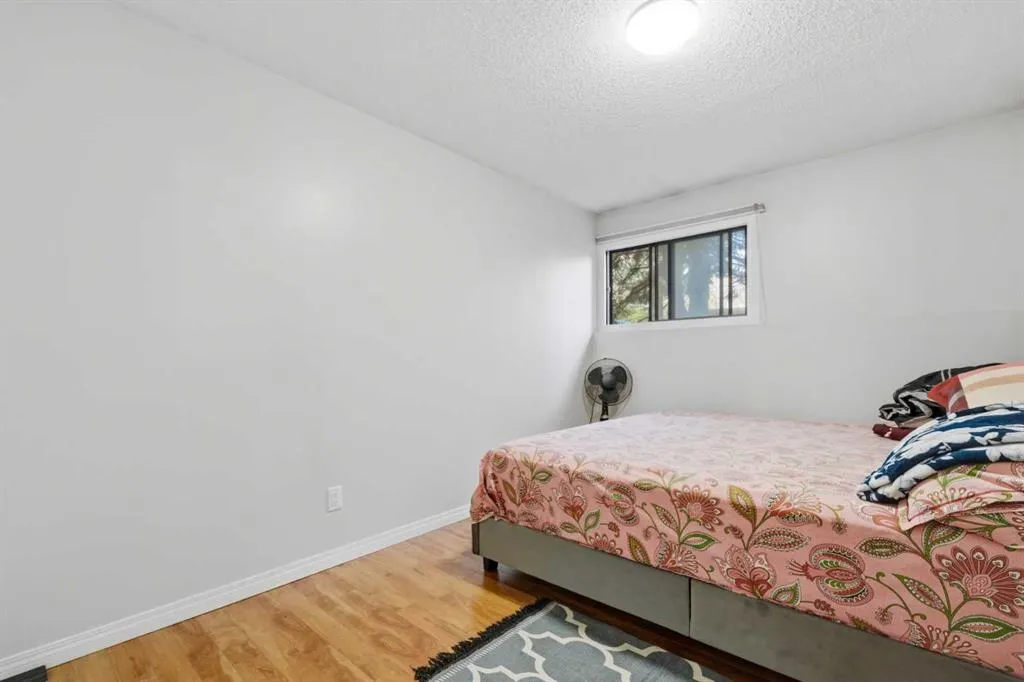 611 67 Avenue SW #102