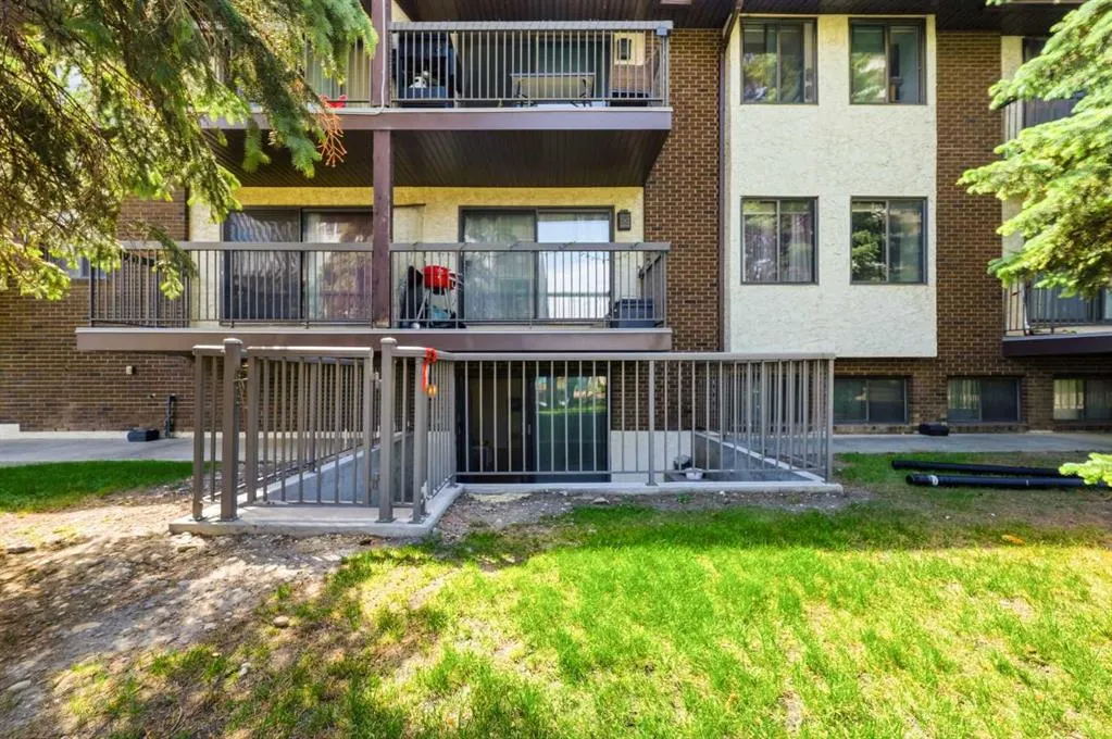 611 67 Avenue SW #102