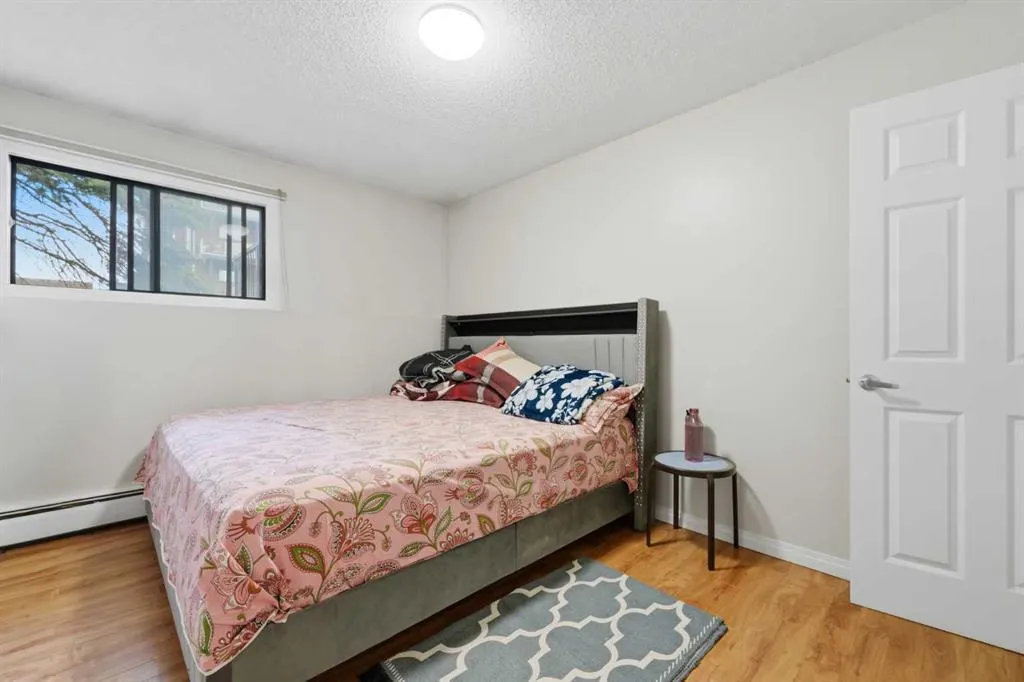 611 67 Avenue SW #102