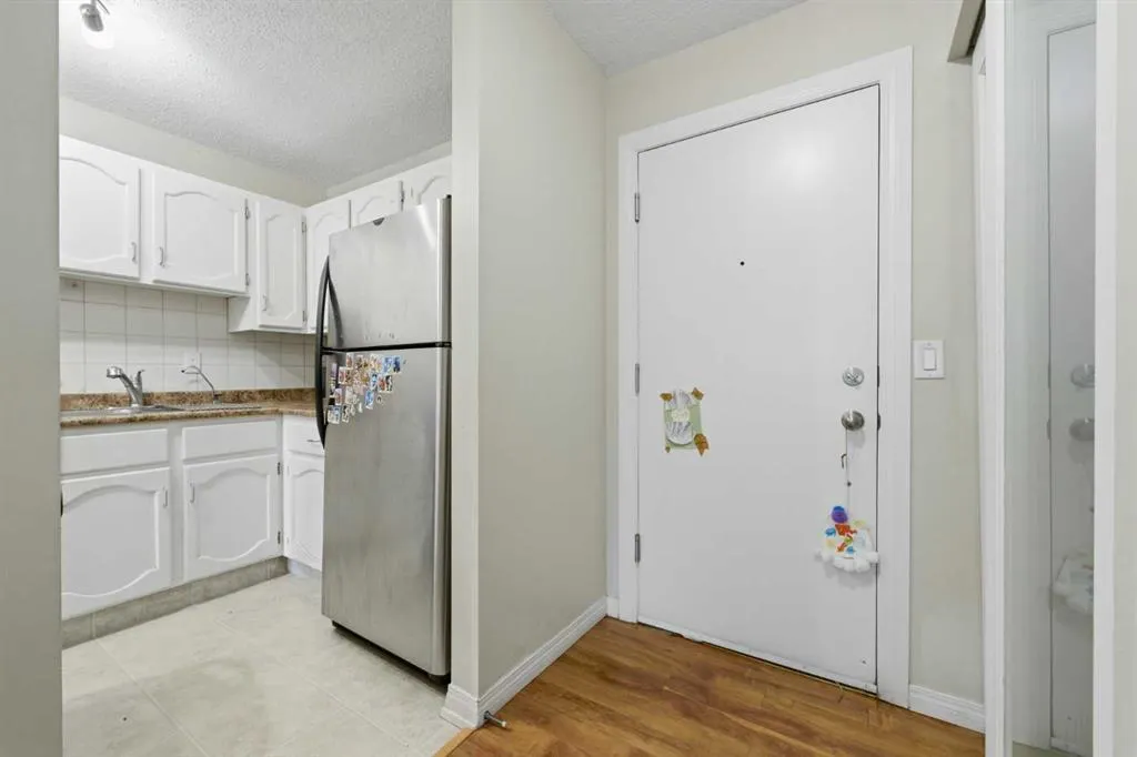 611 67 Avenue SW #102