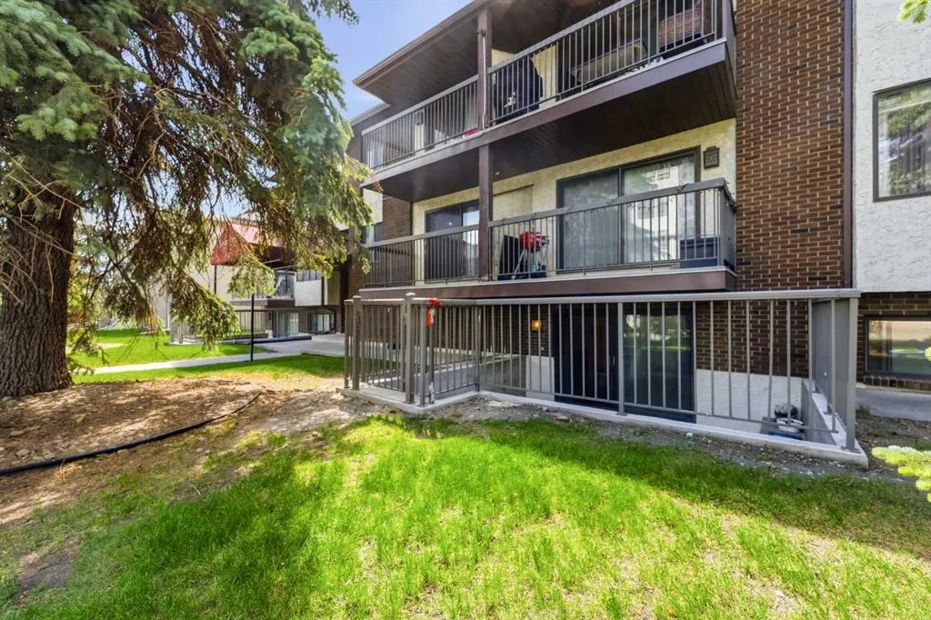 611 67 Avenue SW #102