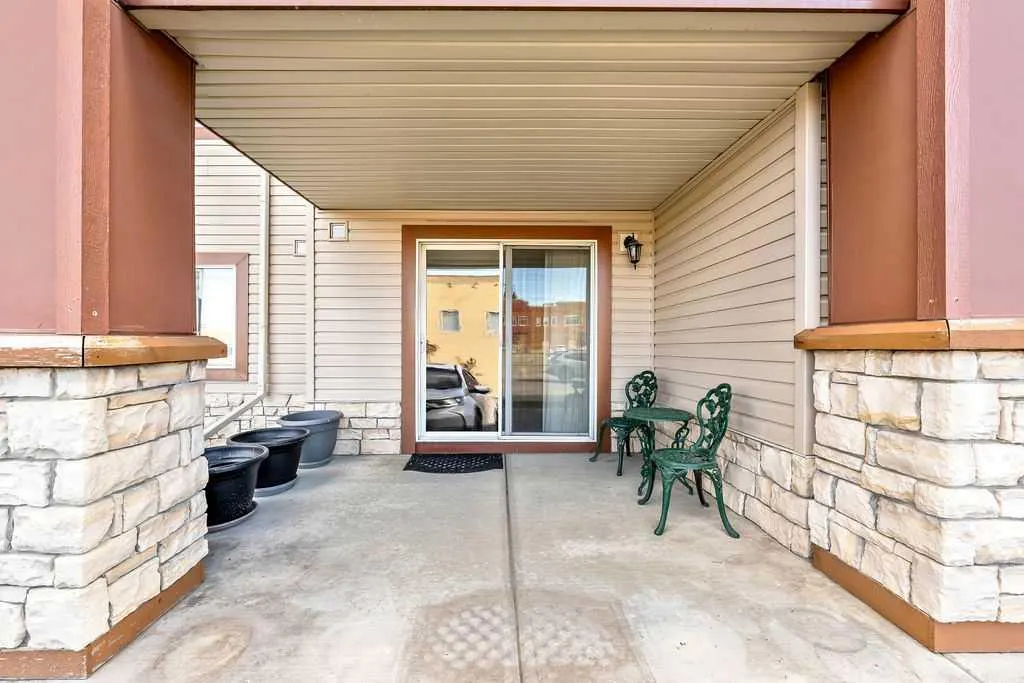505 Railway Street W #1103