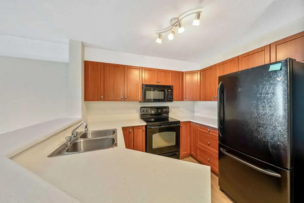 505 Railway Street W #1103
