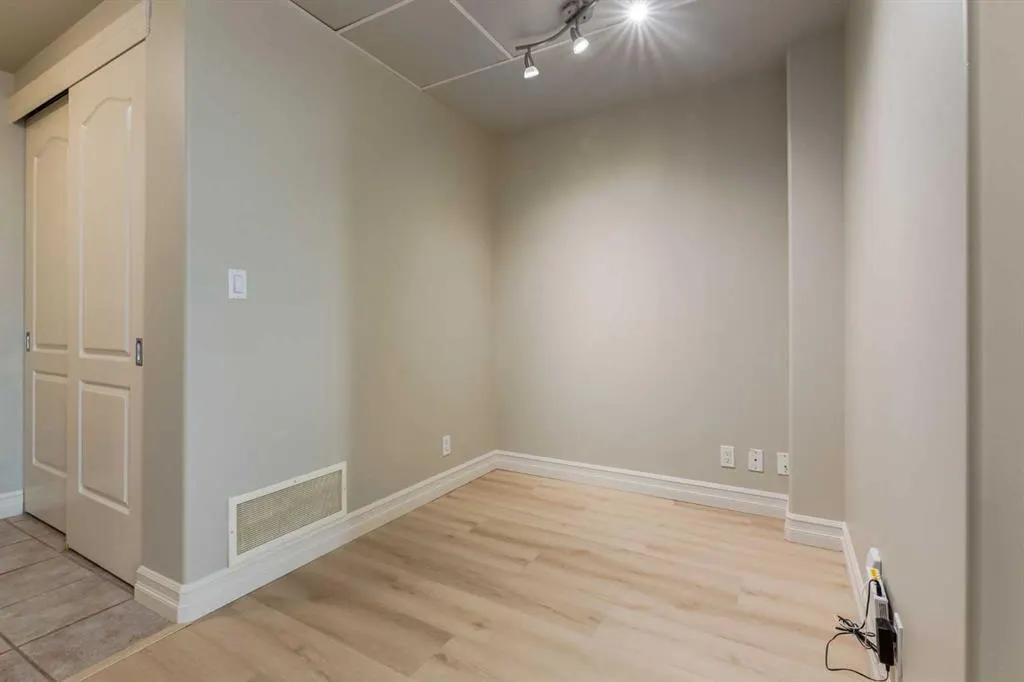 836 15 Avenue SW #2104