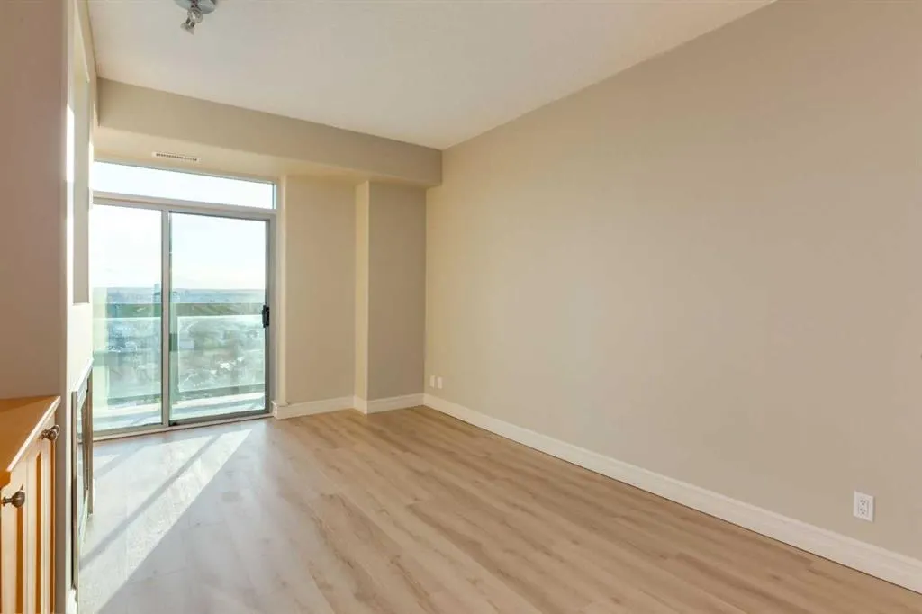 836 15 Avenue SW #2104