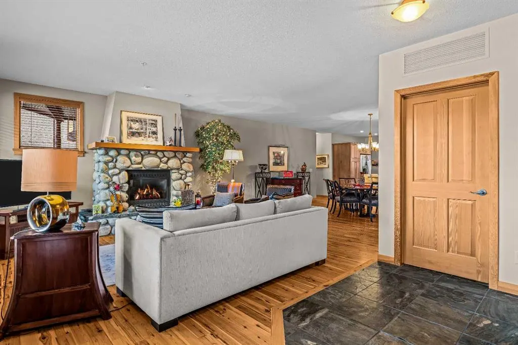 137 wapiti Close #140