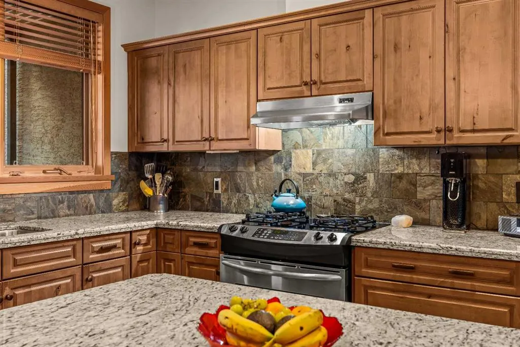 137 wapiti Close #140