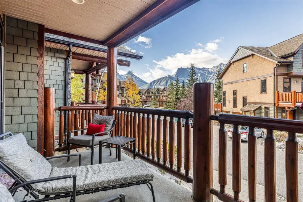 137 wapiti Close #140