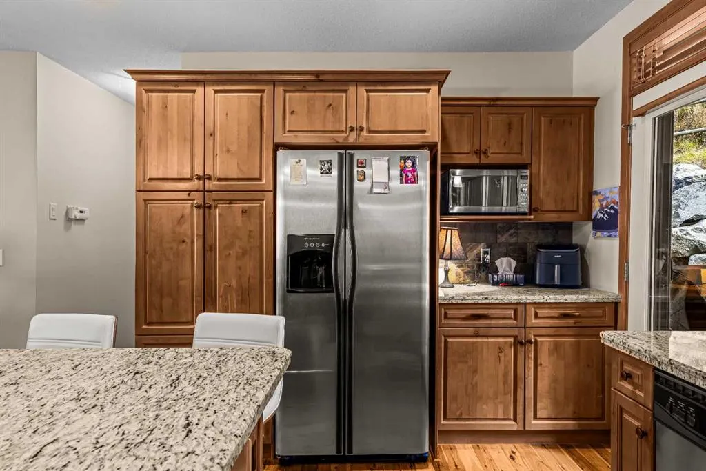 137 wapiti Close #140