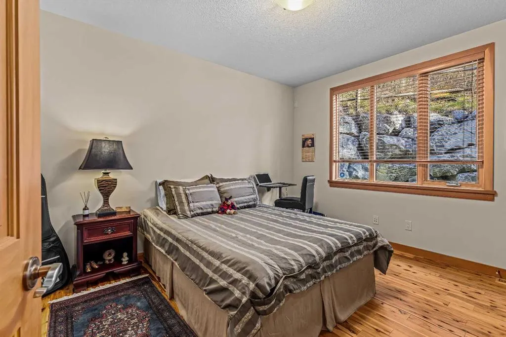 137 wapiti Close #140