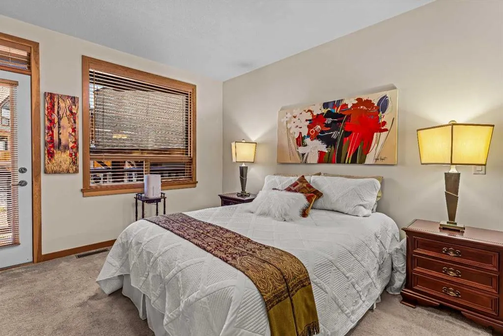 137 wapiti Close #140