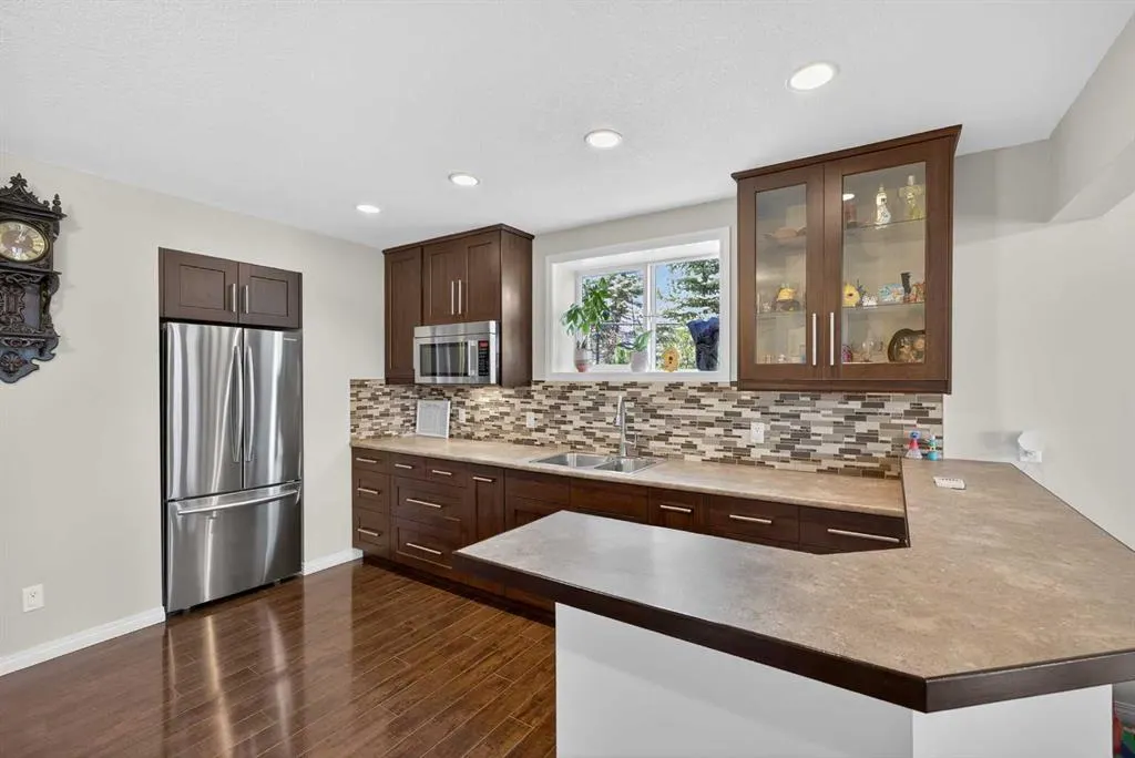 108 Rainbow Falls Row