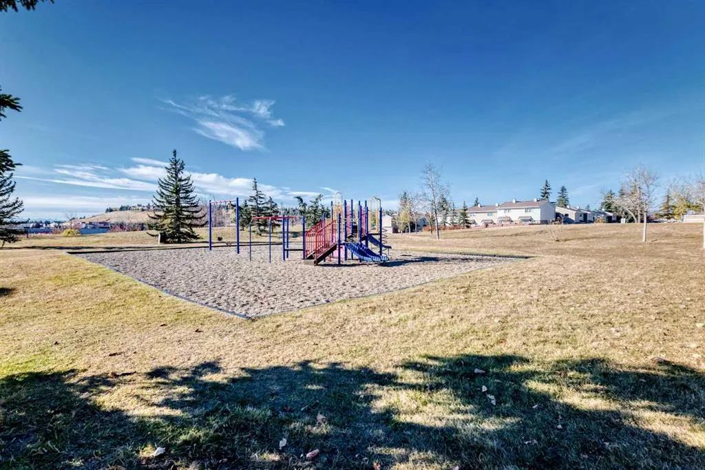 4940 39 Avenue SW #17