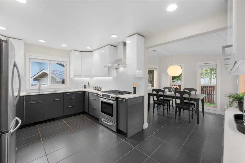 92 Chinook Drive SW
