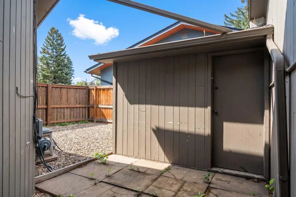 92 Chinook Drive SW