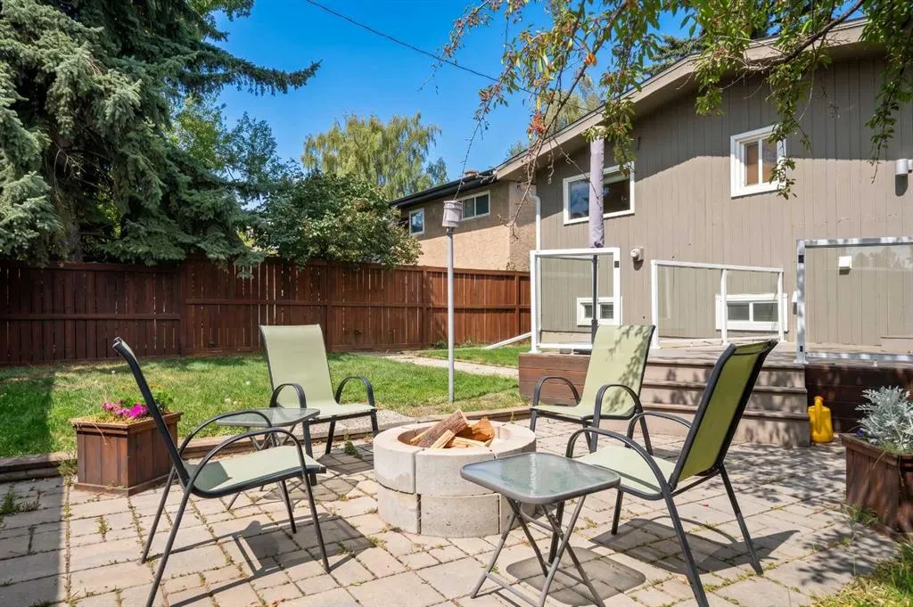 92 Chinook Drive SW