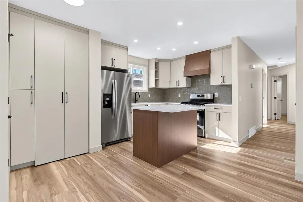 62 Templeson Crescent NE