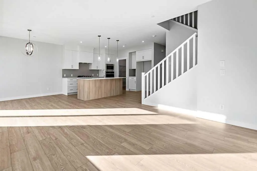 322 Hotchkiss Common SE