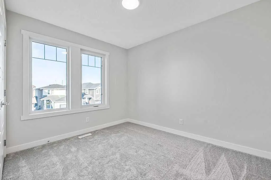 322 Hotchkiss Common SE
