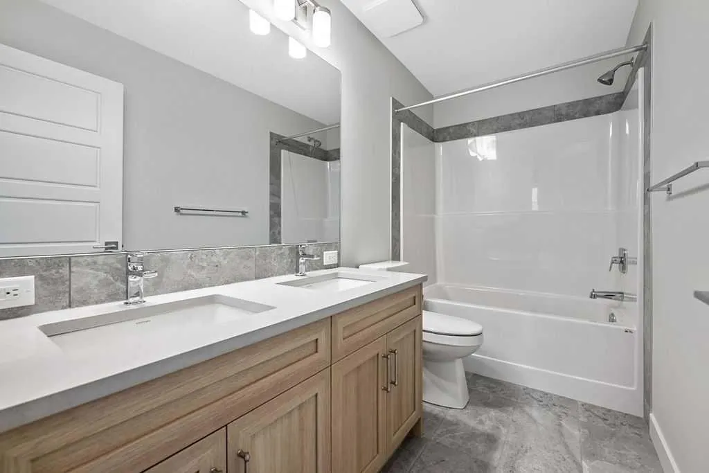 322 Hotchkiss Common SE