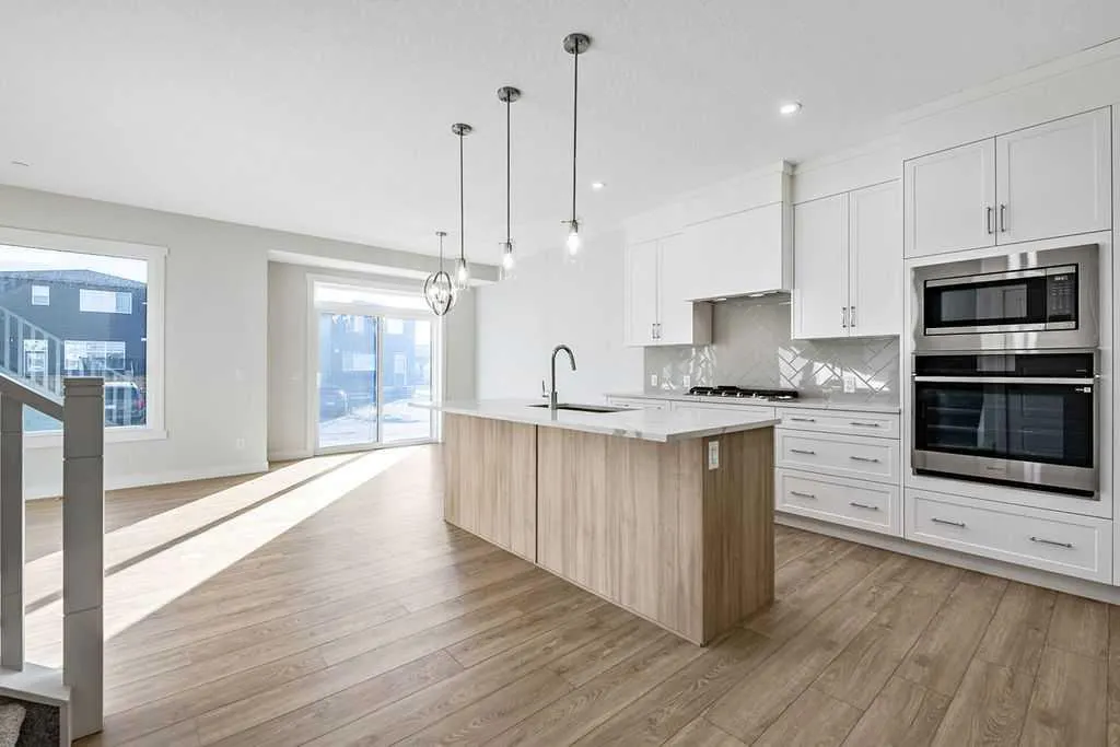 322 Hotchkiss Common SE