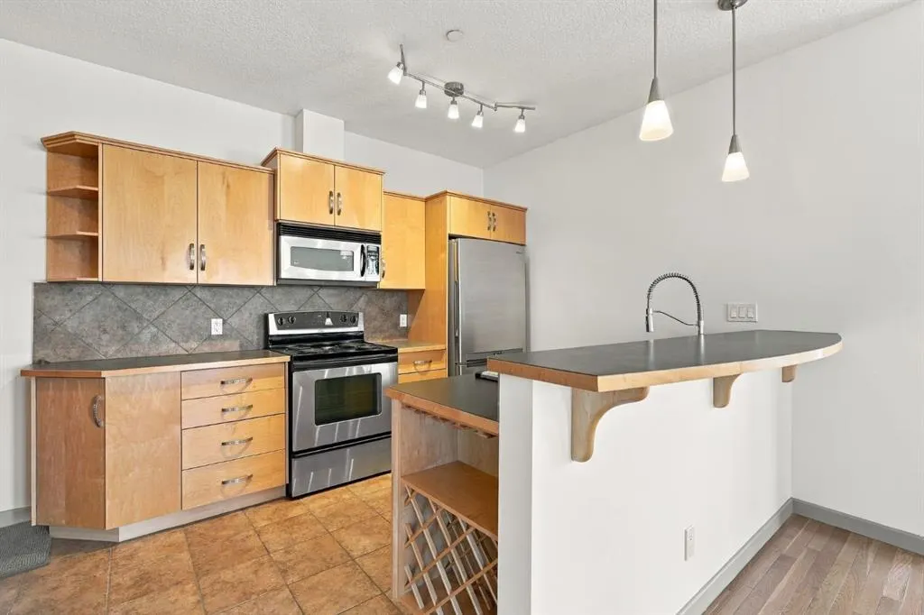 910 18 Avenue SW #107