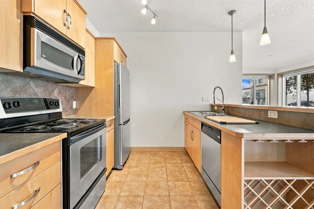 910 18 Avenue SW #107