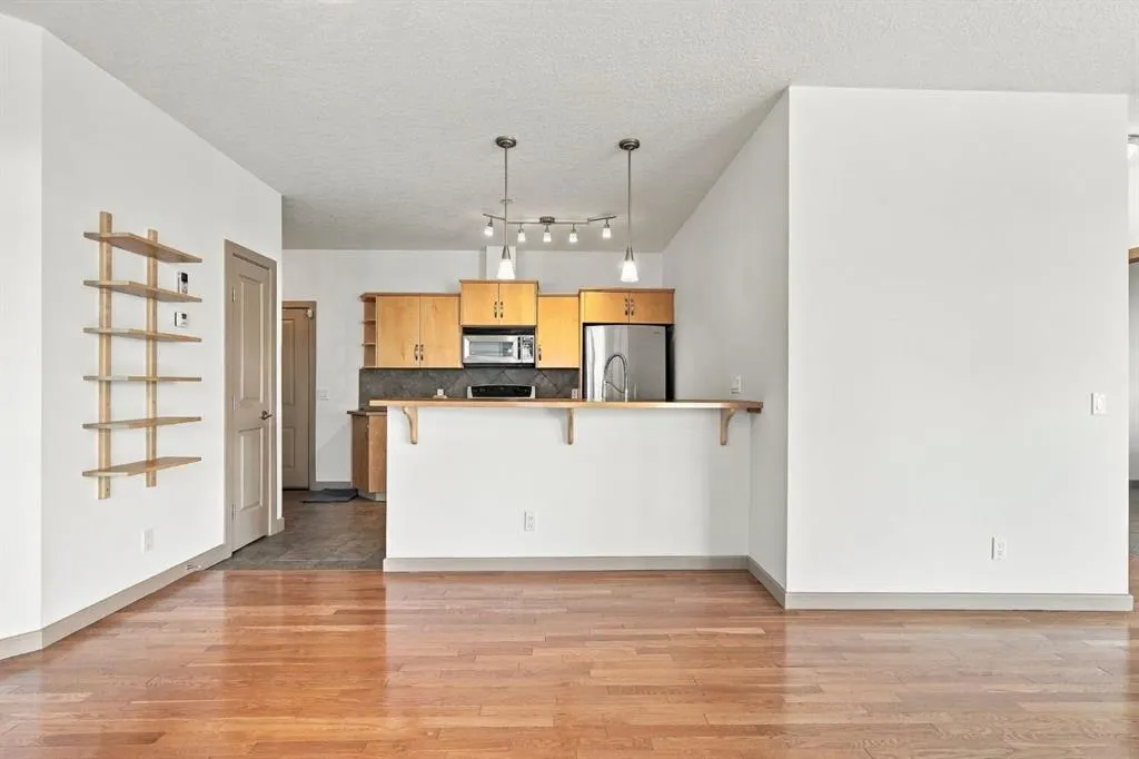 910 18 Avenue SW #107