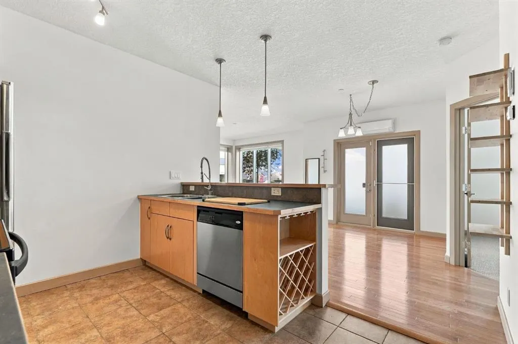 910 18 Avenue SW #107