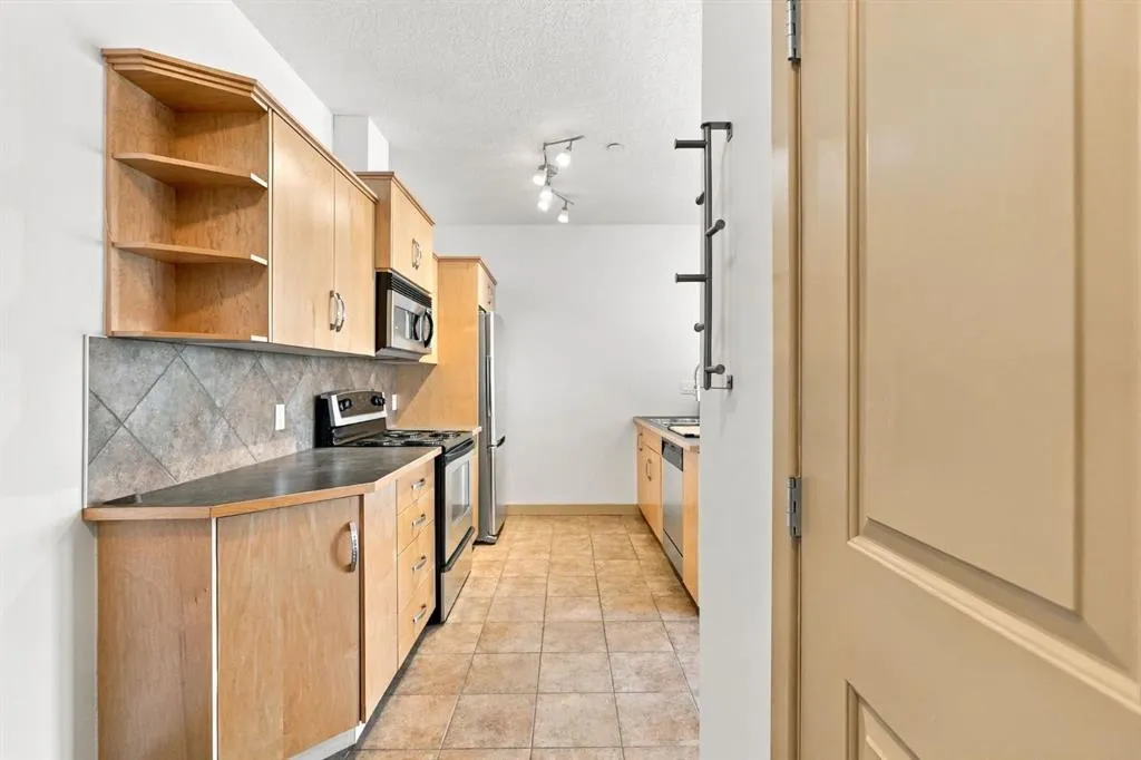 910 18 Avenue SW #107