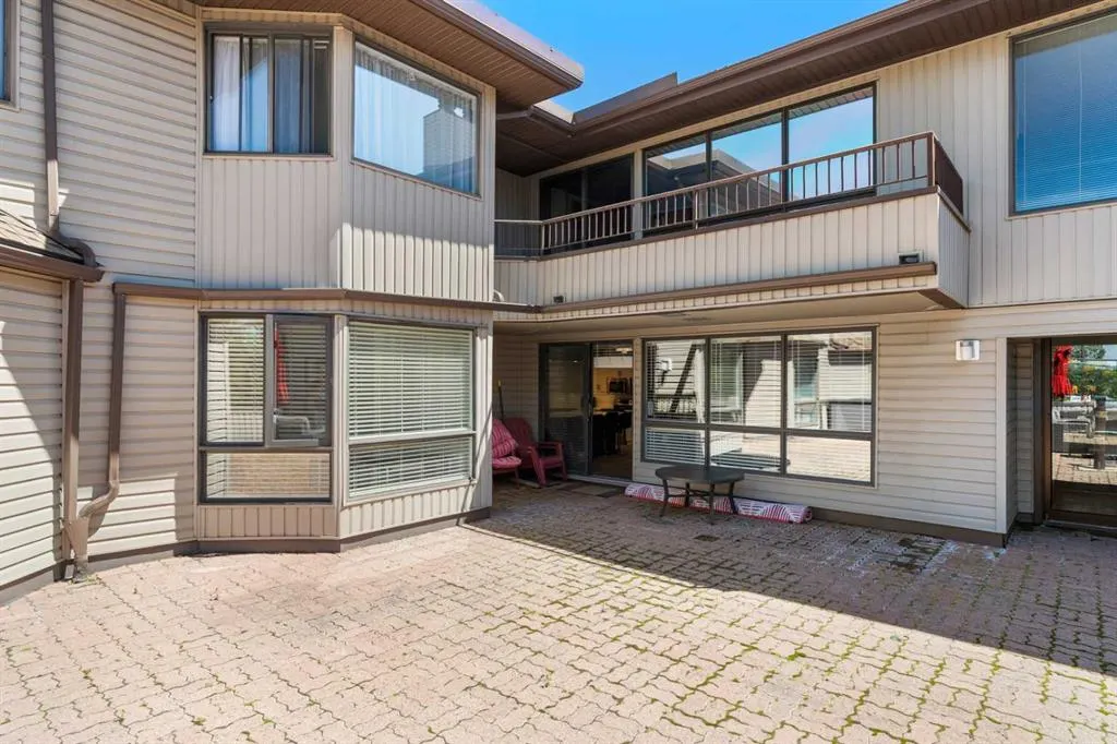 2425 90 Avenue SW #207
