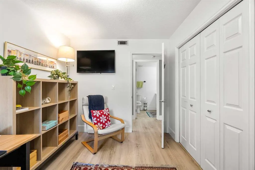 2425 90 Avenue SW #207