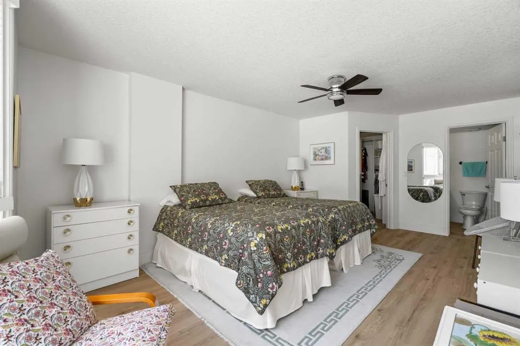 2425 90 Avenue SW #207