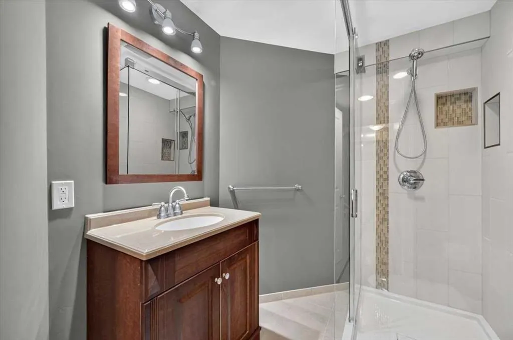 238 New Brighton Circle SE