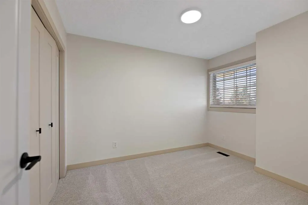 180 Woodside Road NW