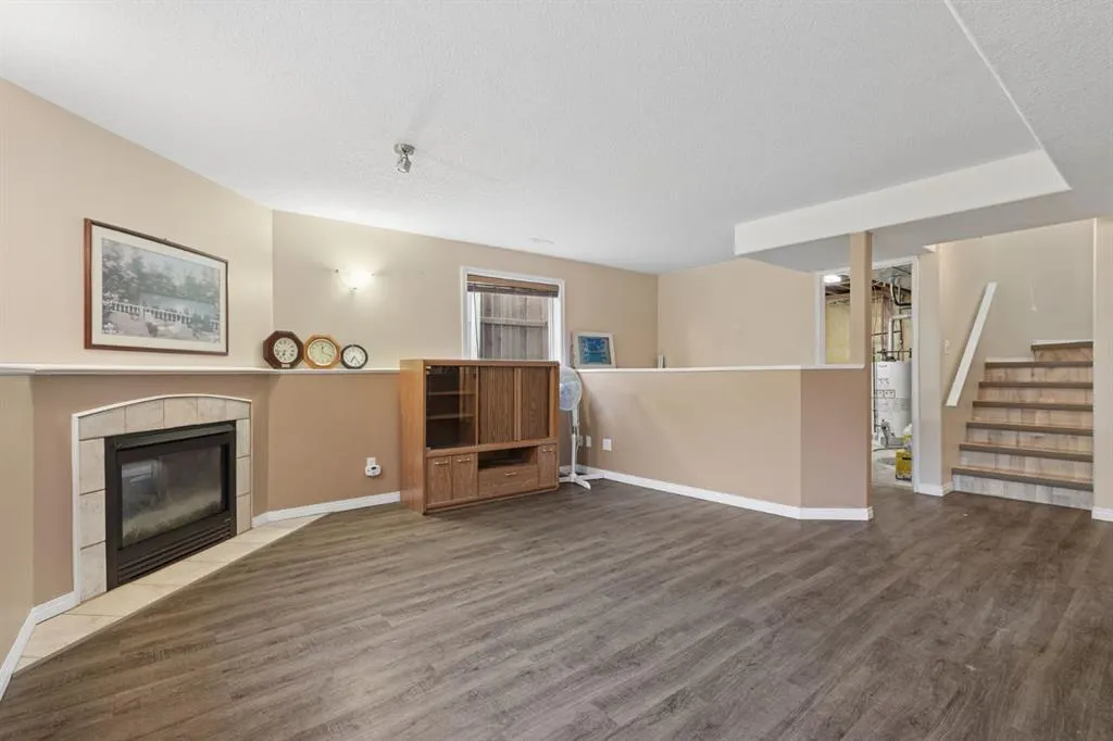 246 Fairmont Boulevard S