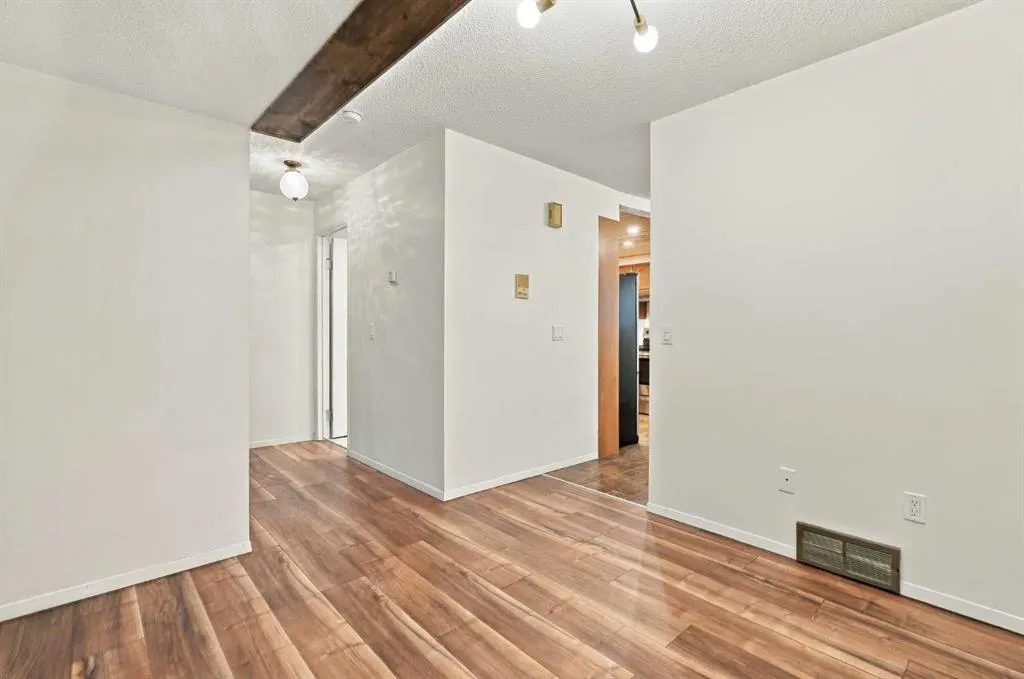 69 Glamis Gardens SW