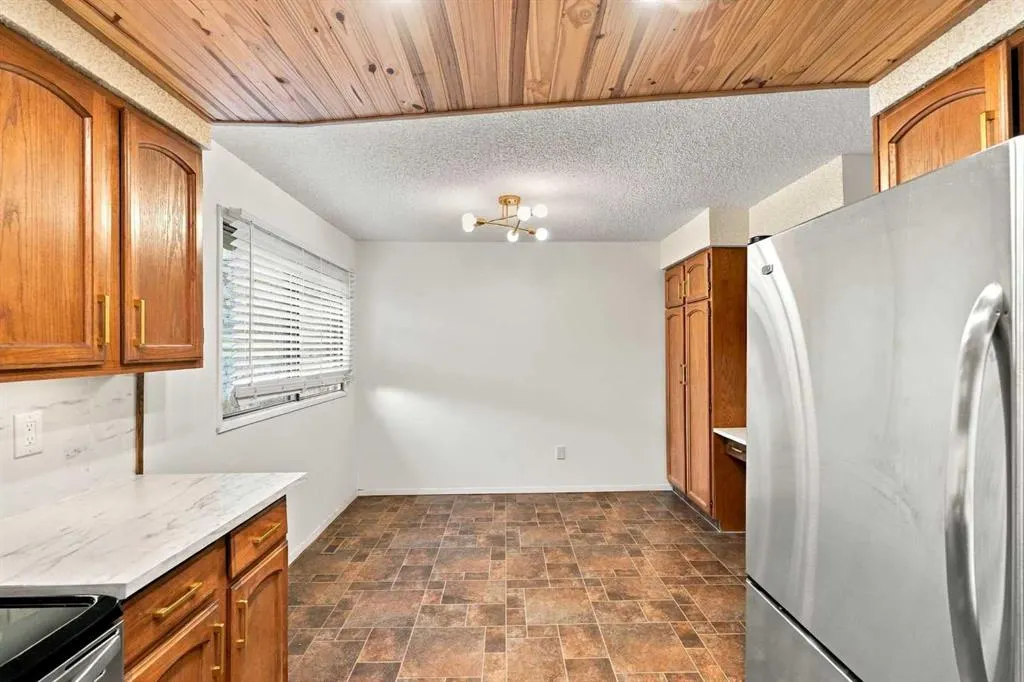 69 Glamis Gardens SW
