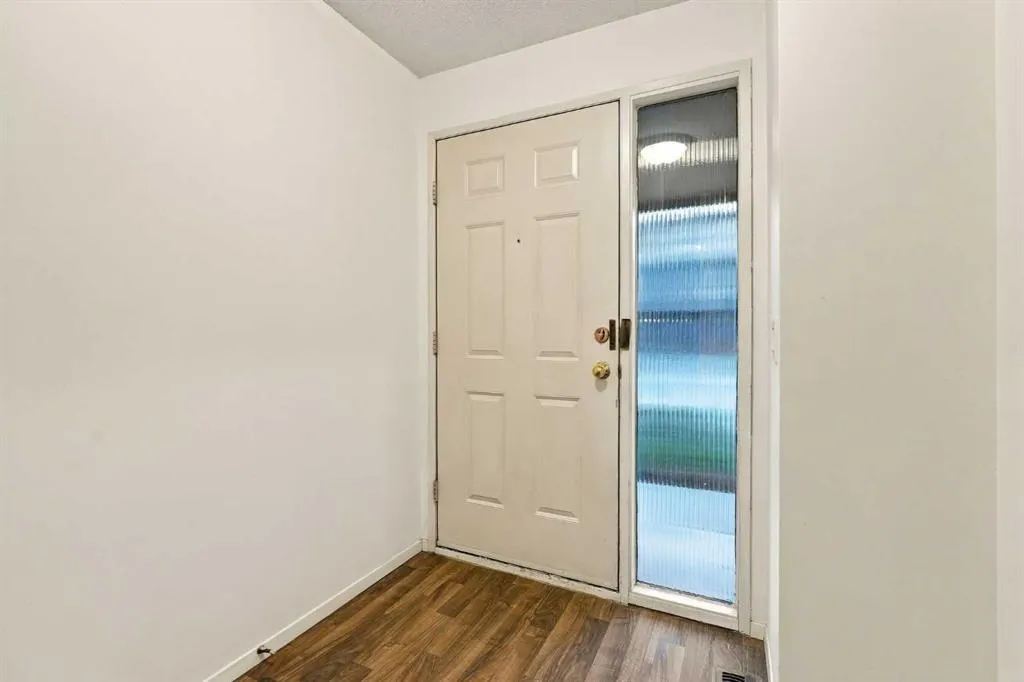 69 Glamis Gardens SW