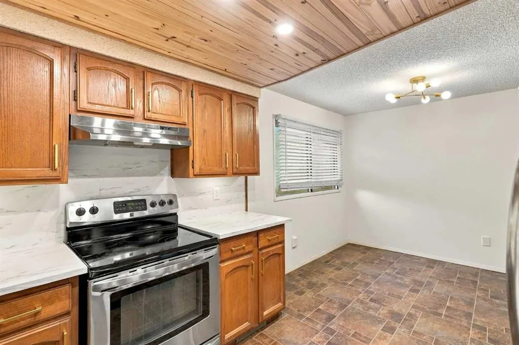 69 Glamis Gardens SW