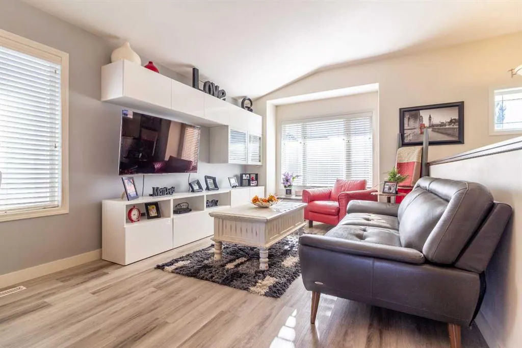 454 Twinriver Road W
