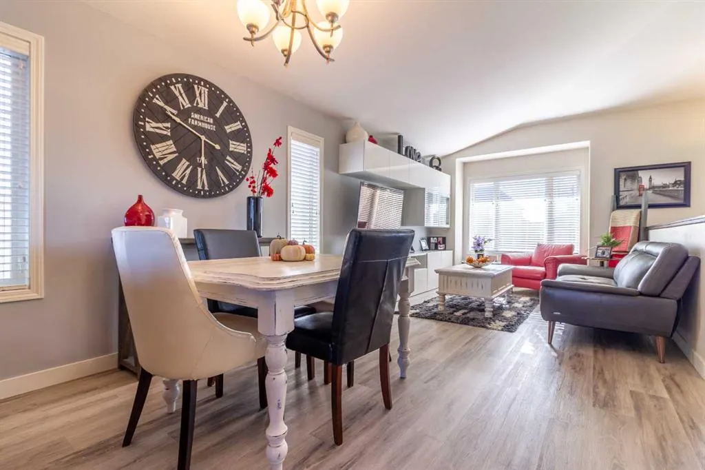 454 Twinriver Road W