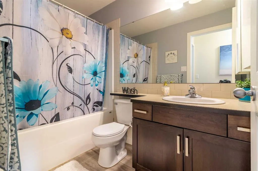 454 Twinriver Road W