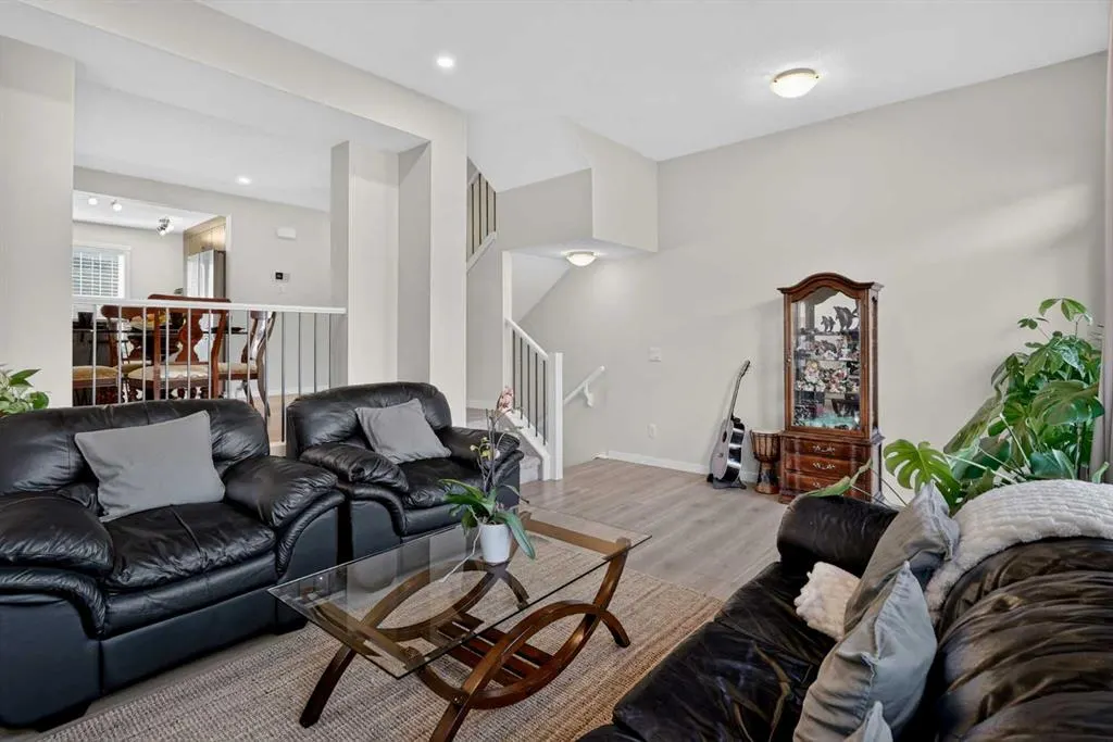 206 Cranbrook Square SE